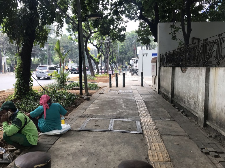 Tak Lagi di Trotoar Kebon Sirih, Para Pencari Suaka Kembali ke Kalideres Tak Lagi di Trotoar Kebon Sirih, Para Pencari Suaka Kembali ke Kalideres