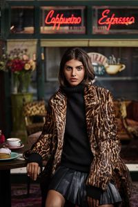 Pernah Muncul di Friends, Ralph Lauren Rilis Koleksi Busana 'Rachel Green'