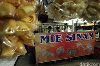 Rumah makan Mie Sinan di Kota Sinabang, Simeulue (Rifkianto/detikcom)