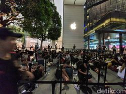 Rela Begadang Demi iPhone 11 di Singapura