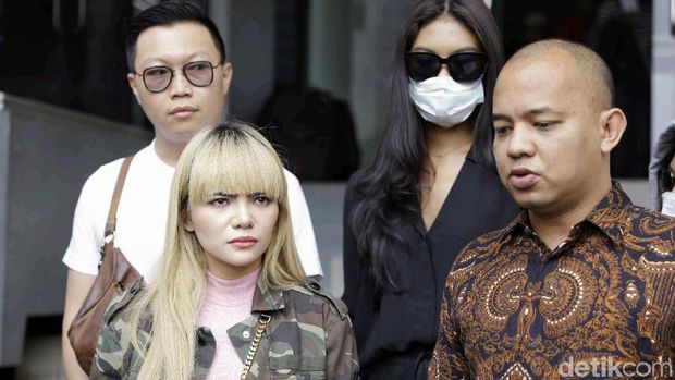 Babby Fey Sebut Ibu Sakit karena Dinar Candy, Bukan Laporan Atta