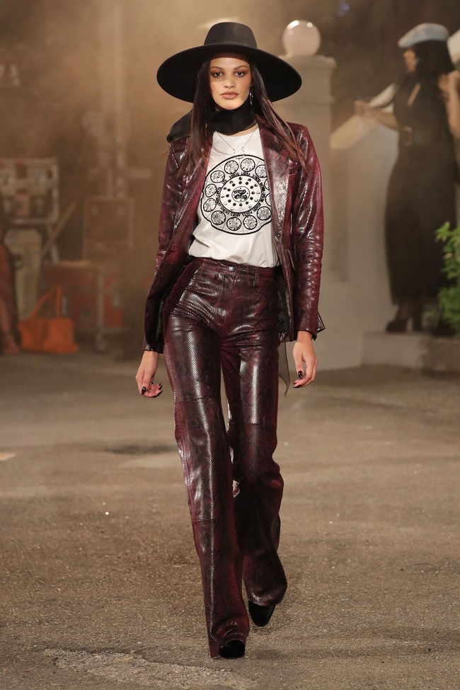 Fashion show koleksi ready to wear fall/winter 2019 Tommy Hilfiger di New York Fashion Week yang digelar di Apollo theater, New York, Minggu (8/9/2019). Photo by Thomas Concordia/Getty Images.