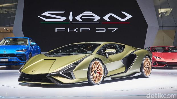 Lamborghini Sian meluncur di Frankfurt Motor Show.