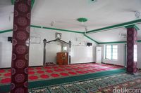 Bagian dalam masjidnya (Afif Farhan/detikcom)