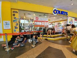 Panas Terik Tak Halangi Apple Fanboy Antre iPhone 11