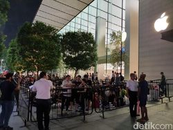 Rela Begadang Demi iPhone 11 di Singapura