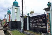Masjid Agung Baiturahman di pusat Kota Sinabang (Randy/detikcom)