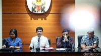Laode M Syarif menyebut status Dewas KPK tidak disebutkan dengan jelas sebagai penegak hukum. Hal itu disampaikan di gedung KPK, Jakarta, Kamis (19/9/2019).
