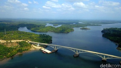 Indahnya Panorama Jembatan Pulau Balang Penajam