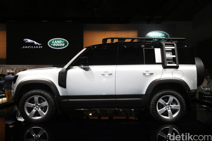 Land Rover Defender dipamerkan di Frankfurt Motor Show bulan September 2019