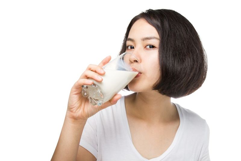 Minum susu