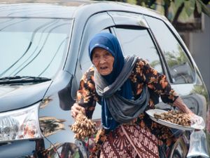 Si Penjual Kacang