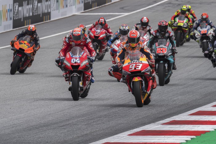 SPIELBERG, AUSTRIA - AUGUST 11: The MotoGP riders start from the grid during the MotoGP race during the MotoGp of Austria - Race at Red Bull Ring on August 11, 2019 in Spielberg, Austria. (Photo by Mirco Lazzari gp/Getty Images)