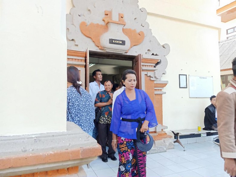 Gempa Guncang Bali, Pengunjung Sidang di Denpasar Berhamburan Gempa Guncang Bali, Pengunjung Sidang di Denpasar Berhamburan