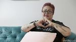 Bude Sumiyati, Antara Bidadari dan Danilla Riyadi