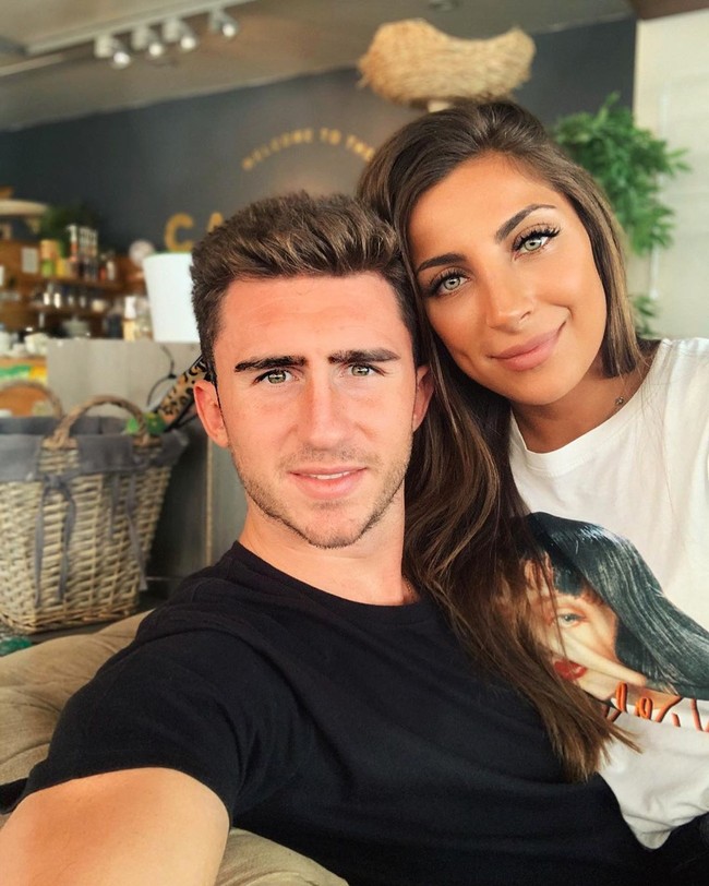 Kenalan dengan Sara Botello, pacar pesepakbola Manchester City, Aymeric Laporte. Ia ikut mendapat perhatian publik seiring kesuksesan sang pacar di dunia sepakbola. Foto: Instagram