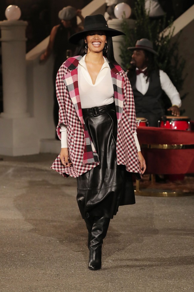 Fashion show koleksi ready to wear fall/winter 2019 Tommy Hilfiger di New York Fashion Week yang digelar di Apollo theater, New York, Minggu (8/9/2019). Photo by Thomas Concordia/Getty Images.