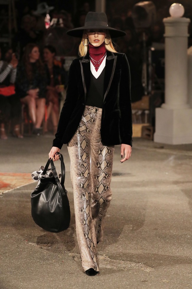 Fashion show koleksi ready to wear fall/winter 2019 Tommy Hilfiger di New York Fashion Week yang digelar di Apollo theater, New York, Minggu (8/9/2019). Photo by Thomas Concordia/Getty Images.