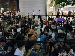 Rela Begadang Demi iPhone 11 di Singapura