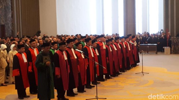 MA Lantik 2 Dirjen dan 25 Ketua Pengadilan Tingkat Banding