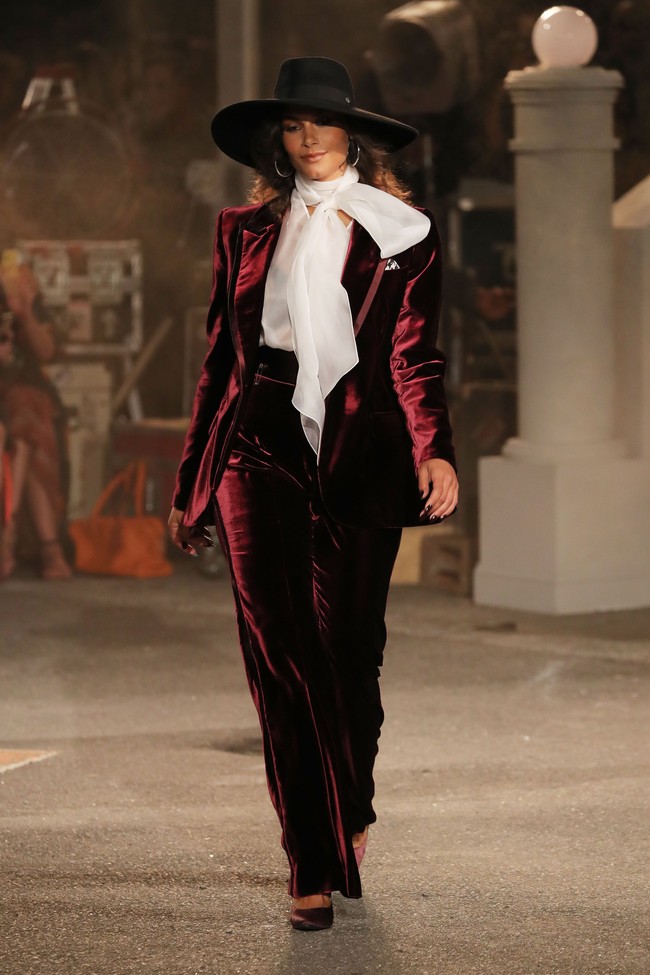 Fashion show koleksi ready to wear fall/winter 2019 Tommy Hilfiger di New York Fashion Week yang digelar di Apollo theater, New York, Minggu (8/9/2019). Photo by Thomas Concordia/Getty Images.