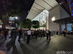 Rela Begadang Demi iPhone 11 di Singapura