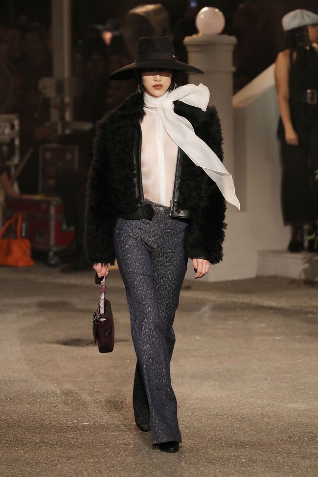 Fashion show koleksi ready to wear fall/winter 2019 Tommy Hilfiger di New York Fashion Week yang digelar di Apollo theater, New York, Minggu (8/9/2019). Photo by Thomas Concordia/Getty Images.