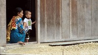 Pembangunan rumah kayu ini pun jadi salah satu upaya warga untuk mengantisipasi resiko akibat gempa selain melakukan aksi tanggap bencana lainnya seperti melakukan evakuasi ke tempat aman saat terjadinya bencana.