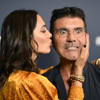 Simon Cowell tidak mau meninggalkan warisan untuk anak-anaknya. Menurut kreator The X Factor, American Idol dan America’s Got Talent ini, hal terbaik yang bisa diberikan orangtua kepada anak-anaknya adalah meluangkan waktu sebanyak mungkin dan mengajarkan apa saja yang dia ketahui. Dia pun lebih memilih memberikan warisannya ke orang tidak mampu dan anjing jalanan. Foto: Frazer Harrison/Getty Images