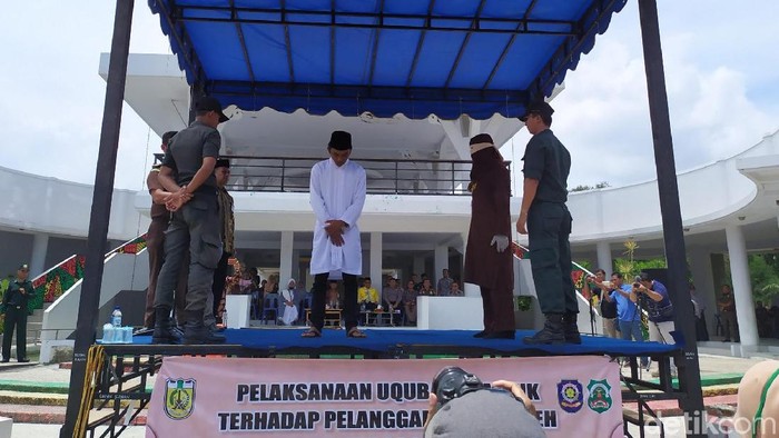 hukuman cambuk di aceh