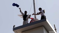 Kota Surabaya adalah salah satu kota bersejarah dalam meraih kemerdekaan. Untuk mengenang peristiwa kemerdekaan itu, Pemerintah Kota Surabaya membuat acara refleksi perobekan bendera merah, putih dan biru di Hotel Yamato. 