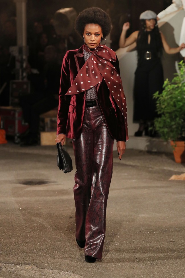 Fashion show koleksi ready to wear fall/winter 2019 Tommy Hilfiger di New York Fashion Week yang digelar di Apollo theater, New York, Minggu (8/9/2019). Photo by Thomas Concordia/Getty Images.