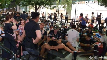 Tapi di sini hanya melayani pembelian yang mengantre dan yang pre-order. (Adi Fida Rahman/detikcom)