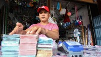 Kisah hidup Taufik tak selalu mulus. Ia sempat terpuruk saat wilayahnya diterjang tsunami pada 2004 silam. Saat itu ia baru saja belanja kebutuhan toko yang dikirim dari Sibolga. Namun naas saat kejadian tsunami tokonya justru jadi sasaran penjarahan.