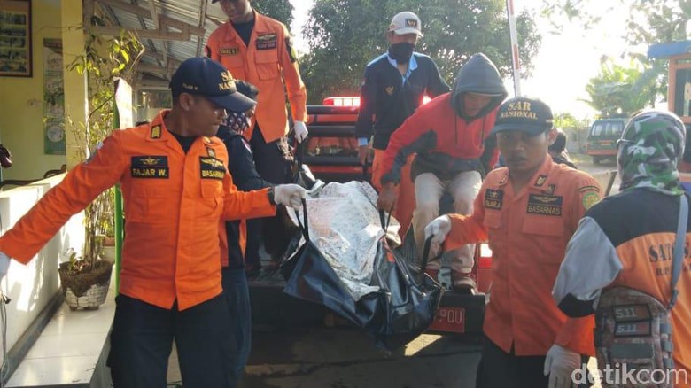 Satu Lagi Nelayan Hilang di Laut Selatan Cilacap Ditemukan Meninggal Satu Lagi Nelayan Hilang di Laut Selatan Cilacap Ditemukan Meninggal