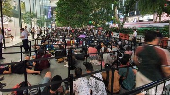 Barulah sore antrean penuh dan Apple menutup gate. (Adi Fida Rahman/detikcom)