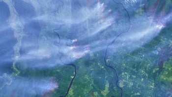 Amatan gelombang pendek infra merah diterapkan untuk memperlihatkan titik api yang berwarna merah (dok NASA)