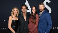 Steven Tyler tak sabar menantikan lahirnya sang cucu dari Liv yang lebih tua 12 tahun dari kekasihnya saat ini. Matt Winkelmeyer/Getty Images