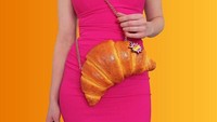 Kalau lihat tas ini dijamin bikin laper. Bentuknya unik, benar seperti pastry croissant sungguhan. Foto: Pinterest