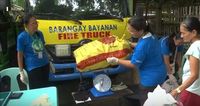 Desa di Filipina Adakan Program Tukar Sampah Plastik dengan Beras Gratis