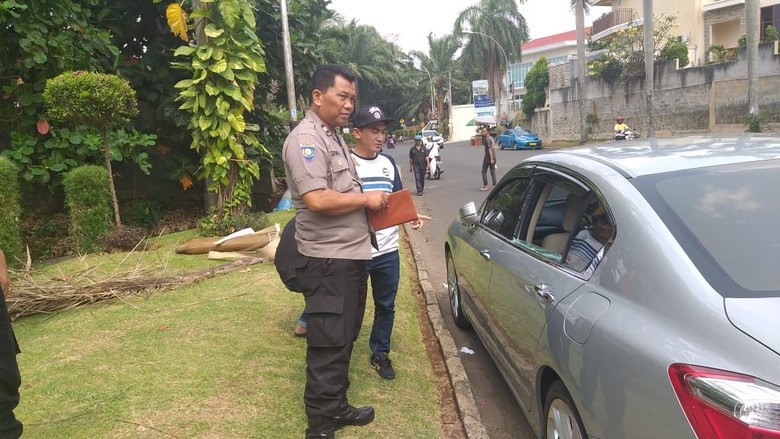Jadi Korban Pencurian Pecah Kaca Mobil, Rico Ceper Rugi Rp 14 Juta Jadi Korban Pencurian Pecah Kaca Mobil, Rico Ceper Rugi Rp 14 Juta