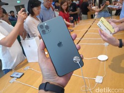iPhone 11 Pro Max dengan Kamera Boba Pertama Kini Jadi HP Antik