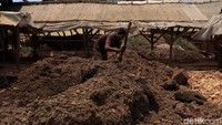 Pengerjaan sekali produksi batu bata memakan waktu dua pekan. Sehari untuk percetakan, dua hari untuk pembakaran batu bata dan sisanya pengeringan.