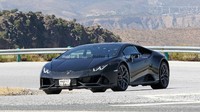 Dikutip motor1, dari hasil spyshot terlihat tampilan Huracan Evo ini tidak seperti tampilan Huracan standar dengan berbagai perubahan yang disajikan. Foto: Pool (Motor1)