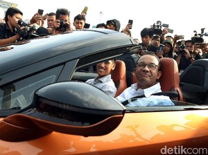 3 Tahun Anies di DKI: Pajak Mobil Listrik Gratis sampai Wajib Uji Emisi Motor-Mobil