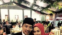 Romantis, ini gaya kulineran Shobibah dengan sang suami Imam Nahrawi yang kini sedang terjerat kasus korupsi. Foto: Instagram @obib_nahrawi