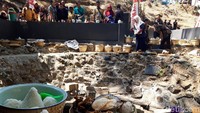 Puncak acara ritual tersebut yakni ketika warga menyiramkan dawet ke sumber air tersebut sembari mengucapkan, Udan buyut. Yang artinya, meminta agar segera turun hujan deras. Selanjutnya seluruh warga makan bersama di lokasi tersebut.