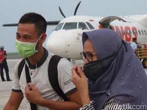 Kabut Asap Masih Tebal, Warga Palangkaraya Mulai Kehabisan Masker