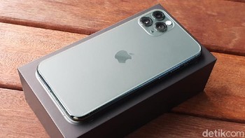 Ponsel ini ditenagai Apple A13 Bionic. Foto: Adi Fida Rahman/detikINET