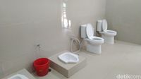Toilet Tanpa Sekat di Ciamis Salah Paham, Tapi di China Beneran